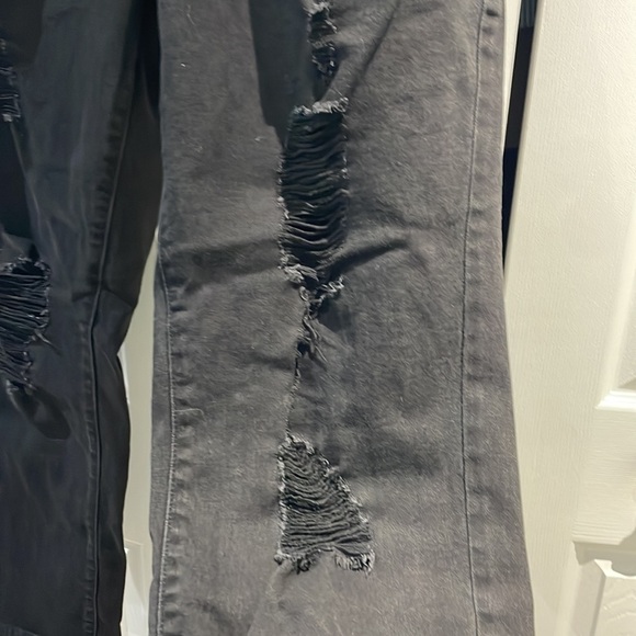 Black distressed boyfriend jeans - Picture 5 of 6